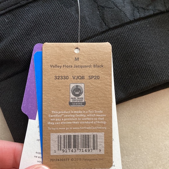 NWT Patagonia Women’s Barely Everyday Bra, Black size Medium - Picture 6 of 6